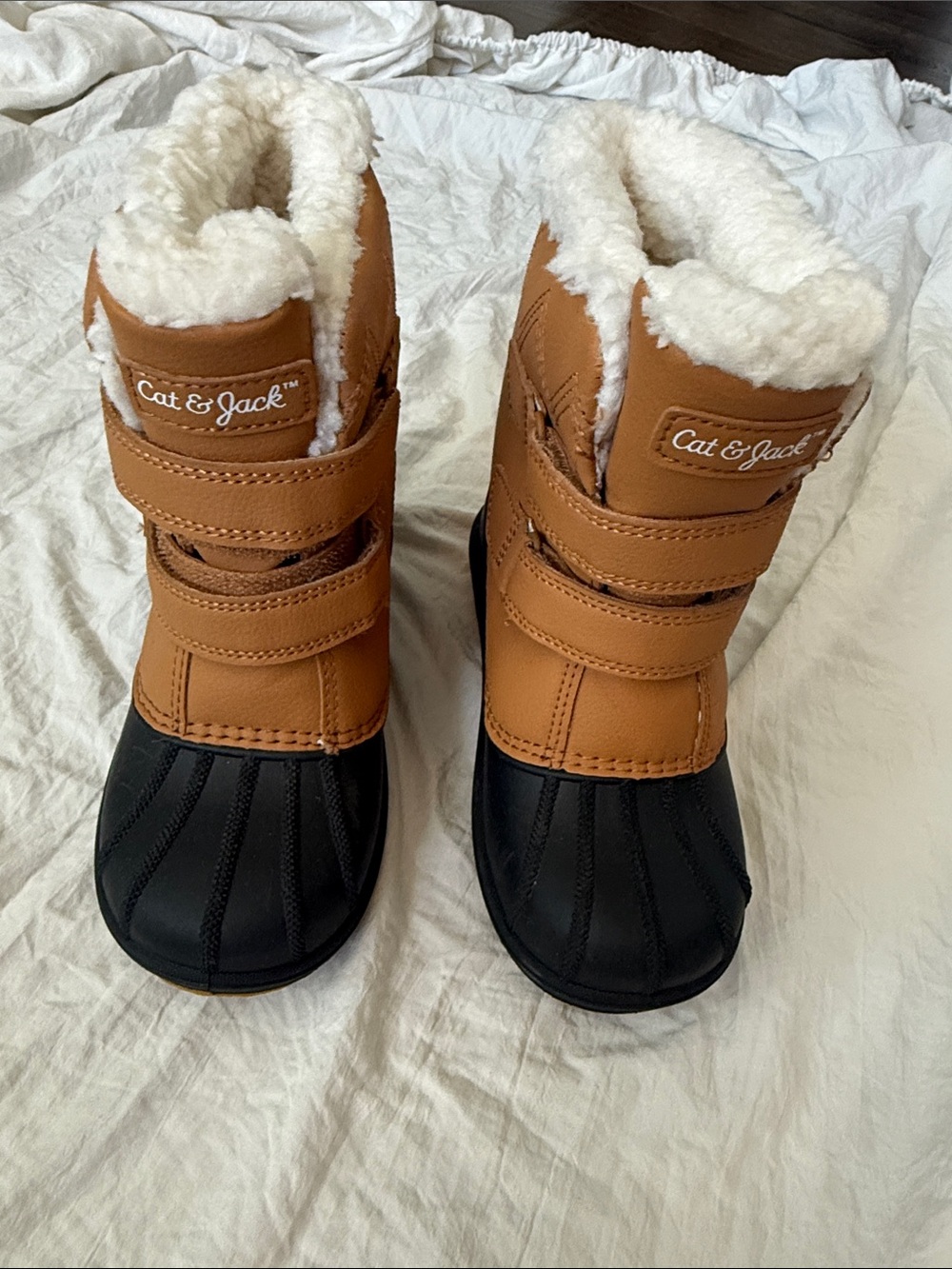 Cat & Jack Tan and Black Sherpa-Lined Kids Snow Boots NWOT